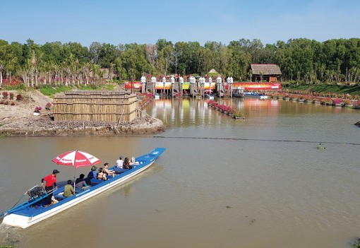 Khởi động du lịch Tết Nguyên đán