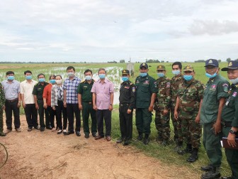 Tri Tôn hỗ trợ lực lượng Campuchia phòng, chống dịch bệnh COVID-19