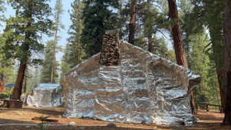Sáng kiến 'bọc giấy bạc' giúp các căn nhà an toàn trước rừng lửa