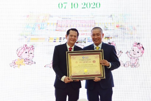 Ê-kíp phẫu thuật cho hai bé Trúc Nhi - Diệu Nhi lập kỷ lục Việt Nam