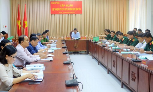 Tập huấn Luật Dân quân tự vệ và Luật Lực lượng dự bị động viên