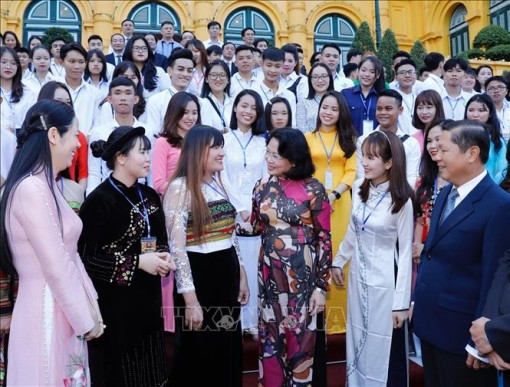 Gặp mặt học sinh, sinh viên tiêu biểu các cơ sở giáo dục nghề nghiệp