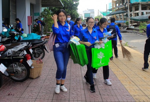 Ra quân phát động hưởng ứng “Ngày chủ nhật xanh”