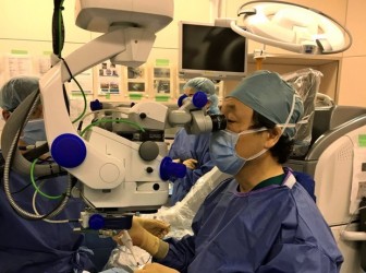 Nhật Bản cấy ghép tế bào thị giác từ tế bào gốc đa tiềm năng cảm ứng