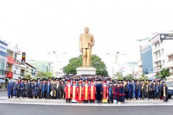 Trường Đại học An Giang trao bằng tốt nghiệp cho 48 tân thạc sĩ và 1.602 sinh viên