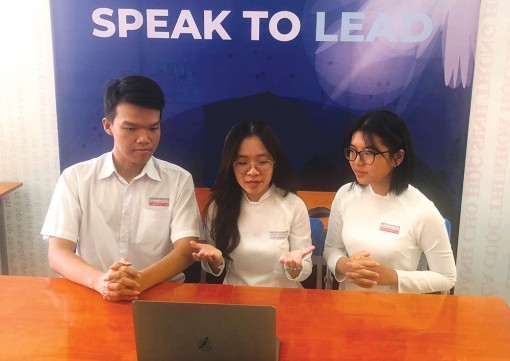 “Speak to Lead” cuộc thi hùng biện tiếng Anh đầy ý nghĩa