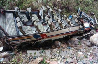Xe khách lao xuống hẻm núi làm 6 người thiệt mạng, 34 người bị thương