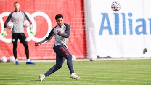 Tiền vệ Bayern Serge Gnabry dương tính với virus SARS-CoV-2