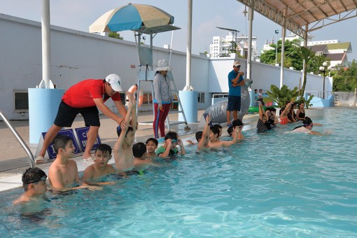 Tăng cường công tác phổ cập bơi cho trẻ em
