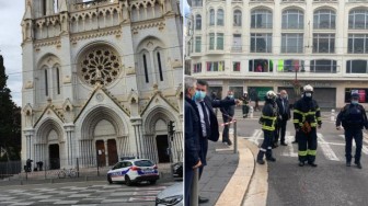 Đâm dao điên loạn bên ngoài nhà thờ Pháp, 3 người thiệt mạng