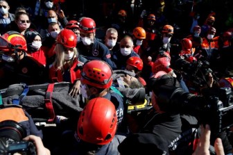 Động đất rung chuyển Thổ Nhĩ Kỳ: Hơn 900 người thương vong