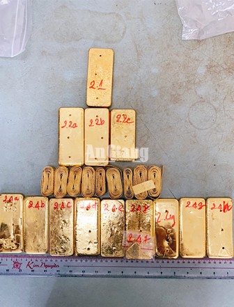 Ba đối tượng liên quan vụ vận chuyển 51kg vàng qua biên giới An Giang đầu thú