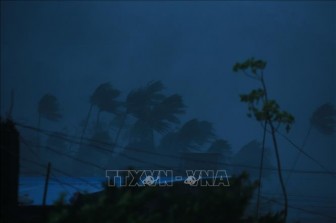 Siêu bão Goni 'quần thảo' tại Philippines làm ít nhất 10 người tử vong