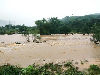 Áp thấp sau bão số 10 gây ngập lụt, sạt lở tại Bình Định