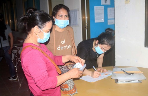 Đợt đầu tiên thu phí cách ly