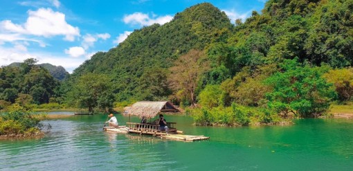 Miền thảo nguyên xanh đẹp tựa “tiên cảnh” cách Hà Nội chỉ hơn 100km