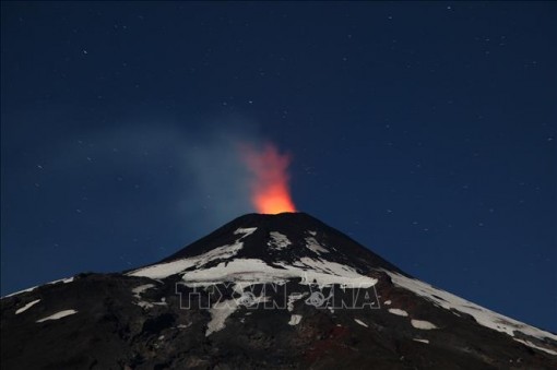 Chile ban bố cảnh báo vàng về nguy cơ núi lửa Villarrica phun trào