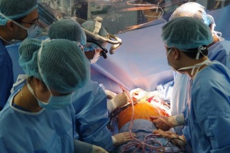 Bác sỹ Việt ghép tạng thành công cho 6 bệnh nhân từ 1 người chết não