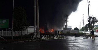 Cháy lớn tại công ty sản xuất nhựa xốp ở khu công nghiệp Vân Trung