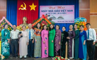 TP. Long Xuyên họp mặt kỷ niệm 38 năm ngày Nhà giáo Việt  Nam ( 20-11-1982 - 20-11-2020)