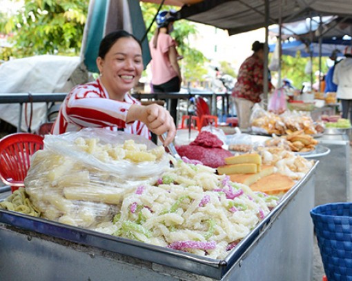 Ăn bánh quê nơi phố thị…