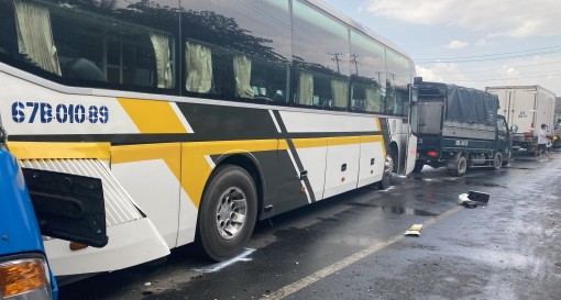 7 xe va chạm liên hoàn trên Quốc lộ 1