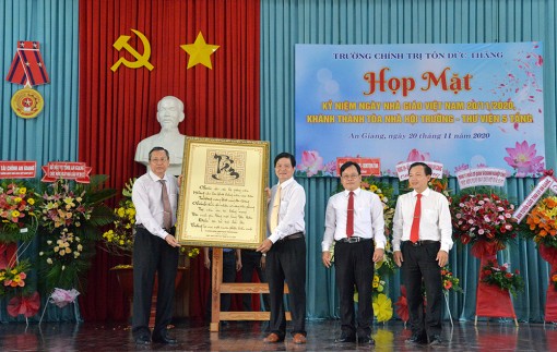 Trường Chính trị Tôn Đức Thắng kỷ niệm ngày Nhà giáo Việt Nam 20-11