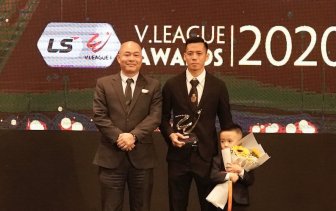 Gala trao thưởng bóng đá chuyên nghiệp Việt Nam: Văn Quyết hay nhất V.League 1-2020