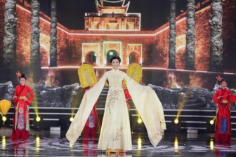 5 Hoa hậu kết hợp trình diễn áo dài trong đêm chung kết Hoa hậu Việt Nam 2020