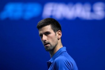 Novak Djokovic đối đầu Dominic Thiem ở bán kết ATP Finals