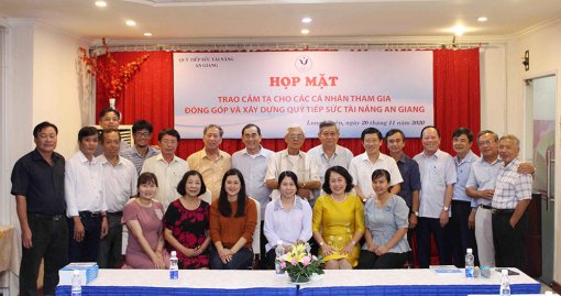 Họp mặt các cá nhân đóng góp và xây dựng quỹ Tiếp sức tài năng An Giang