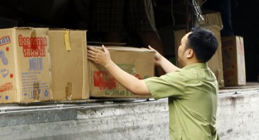 Hàng điện máy dỏm "đội lốt" về quê