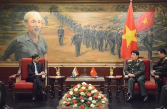 Chủ nhiệm Tổng cục Chính trị QĐND Việt Nam tiếp Đại sứ Ấn Độ