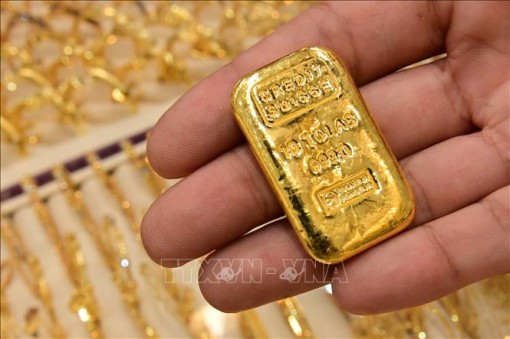 Giá vàng thế giới xuống mức thấp nhất trong 4 tháng