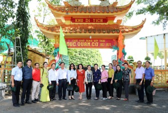 Đoàn công tác Ủy ban Trung ương MTTQVN tham quan Dinh Sơn Trung
