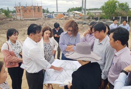 Đại diện Ngân hàng Thế giới và đại sứ Australia khảo sát tại An Giang