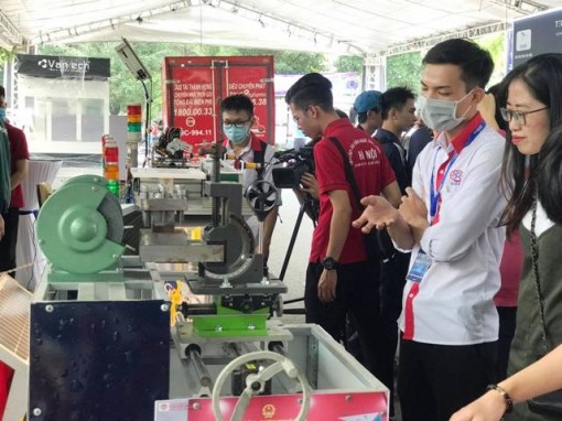 11 tháng 2020: Nền kinh tế tăng tốc để về đích