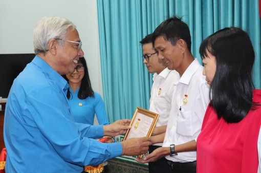 An Giang vinh danh 32 doanh nghiệp đạt danh hiệu “Doanh nghiệp vì người lao động”