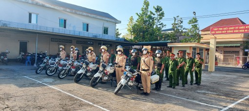 Ra mắt Tổ công tác bảo đảm trật tự an toàn giao thông, an ninh trật tự ở Thoại Sơn