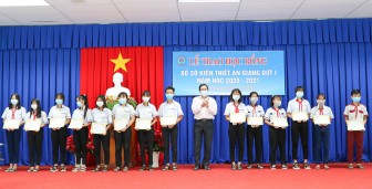 Trên 200 học sinh vượt khó học giỏi ở Châu Thành được trao tặng học bổng Xổ số kiến thiết An Giang