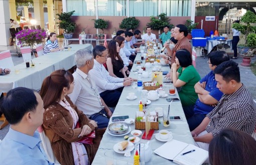 Chia sẻ kinh nghiệm xây dựng doanh nghiệp tại “Cà phê doanh nhân”