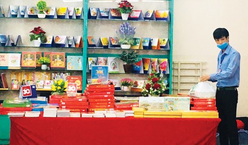 Đa dạng, phong phú sản phẩm lịch Tết