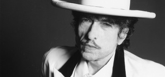 Huyền thoại âm nhạc Bob Dylan bán toàn bộ các tác phẩm cho Universal