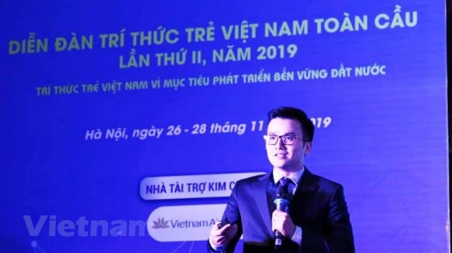 Nhà khoa học Việt Nam đầu tiên nhận giải thưởng Noam Chomsky