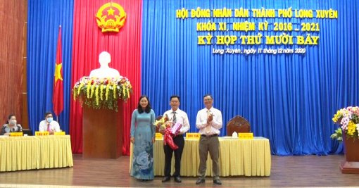 Kỳ họp lần thứ 17 HĐND TP. Long Xuyên (khóa XI)