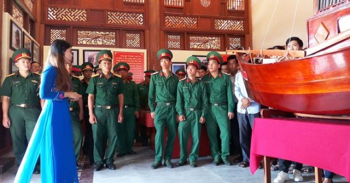 Tưởng nhớ, tri ân các anh hùng liệt sĩ khởi nghĩa Hòn Khoai