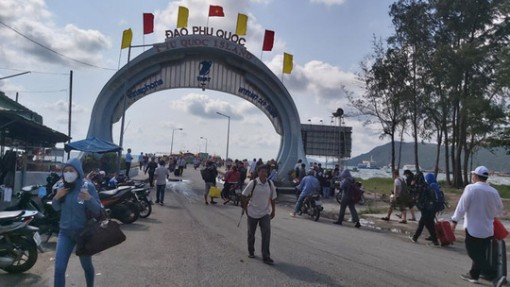 Cần "chiếc áo" mới cho thành phố đảo