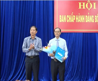 Ban Chấp hành Đảng bộ huyện Châu Phú đánh giá tình hình thực hiện nhiệm vụ chính trị năm 2020