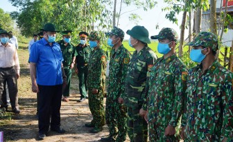 Chủ tịch UBND tỉnh An Giang thăm các chốt phòng, chống dịch COVID-19 tại huyện Tịnh Biên