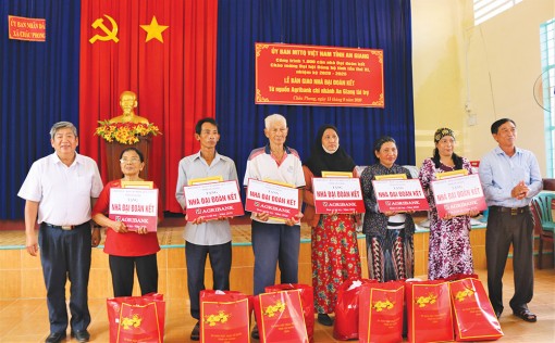 “Toàn dân đoàn kết xây dựng nông thôn mới, đô thị văn minh” góp phần phát triển quê hương